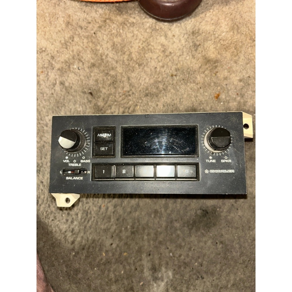 Chrysler Vtg. AM FM Radio Receiver 411025